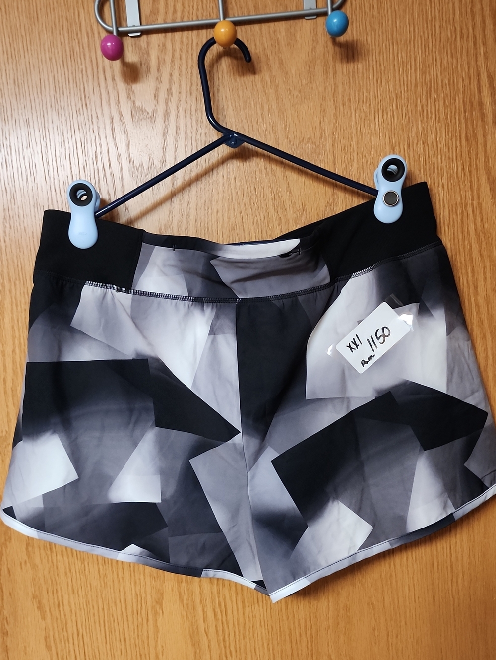 Reebok Black & Gray Geometric Athletic Shorts XXL nwt number 1150